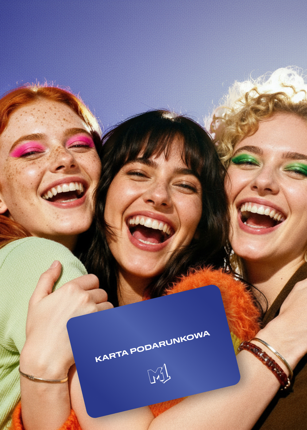 zdjęcie 3 kobiet z kartą podarunkową
