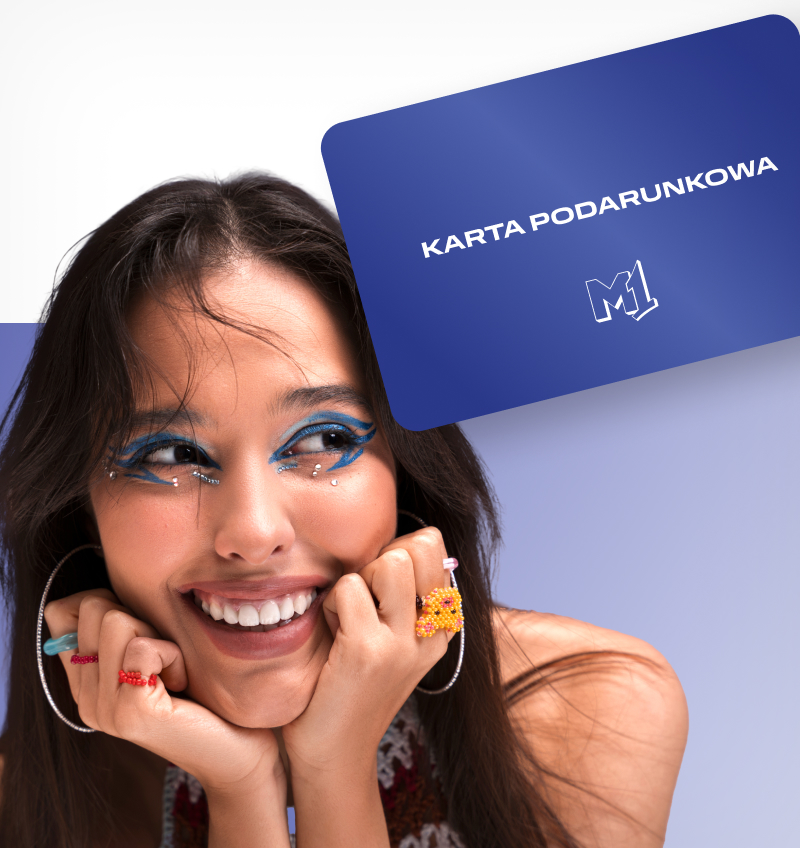 Karta podarunkowa M1 Częstochowa. Uśmiechnięta brunetka